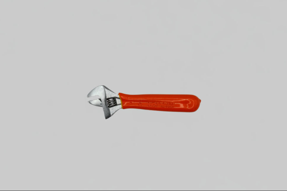 S24806 - VERSTELLBARE SCHRAUBENSCHLÜSSEL 6" LÄNGE  15/16" MAULÖFFNUNG | IEC 60900 Verstellbarer Schraubenschlüssel